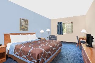 Super 8 By Wyndham Cobleskill Ny Room photo